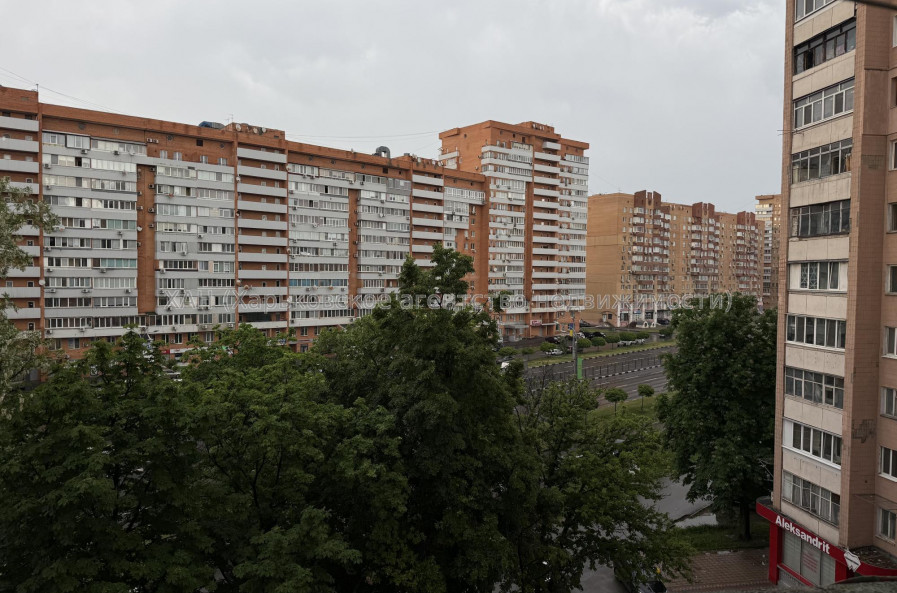 Продам квартиру, Аэрокосмический пр. , 50 , 1  ком., 41 м², советский ремонт 