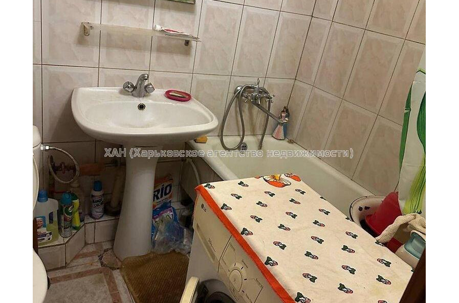 Продам квартиру, Академика Павлова ул. , 3 кім., 63.80 м², косметический ремонт 