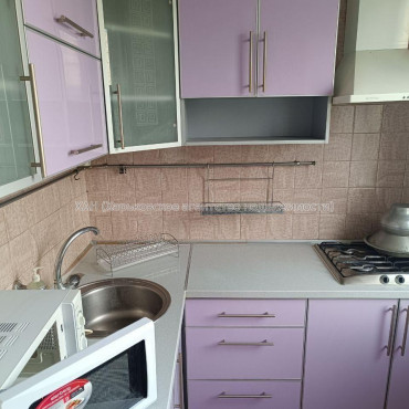 Продам квартиру, 3  ком., 65 м², косметический ремонт 