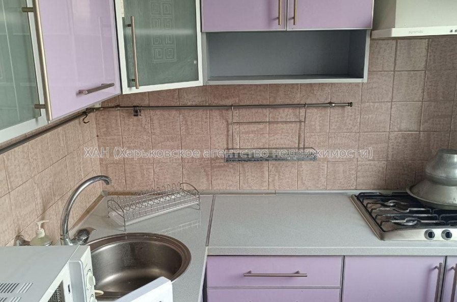 Продам квартиру, 3  ком., 65 м², косметический ремонт 