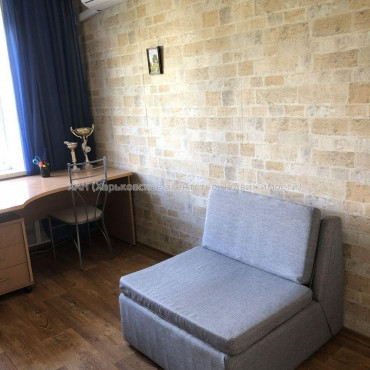 Продам квартиру, 3  ком., 65 м², косметический ремонт 