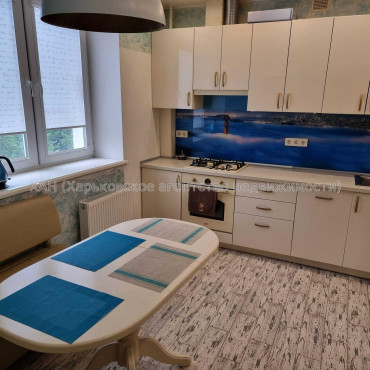 Продам квартиру, Дача 55 ул. , 3  ком., 84 м², капитальный ремонт 