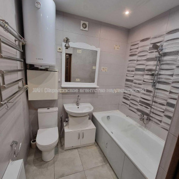 Продам квартиру, Дача 55 ул. , 3  ком., 84 м², капитальный ремонт 