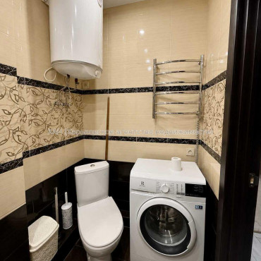 Продам квартиру, Павла Тычины ул. , 2  ком., 52.60 м², евроремонт 