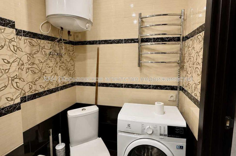 Продам квартиру, Павла Тычины ул. , 2  ком., 52.60 м², евроремонт 