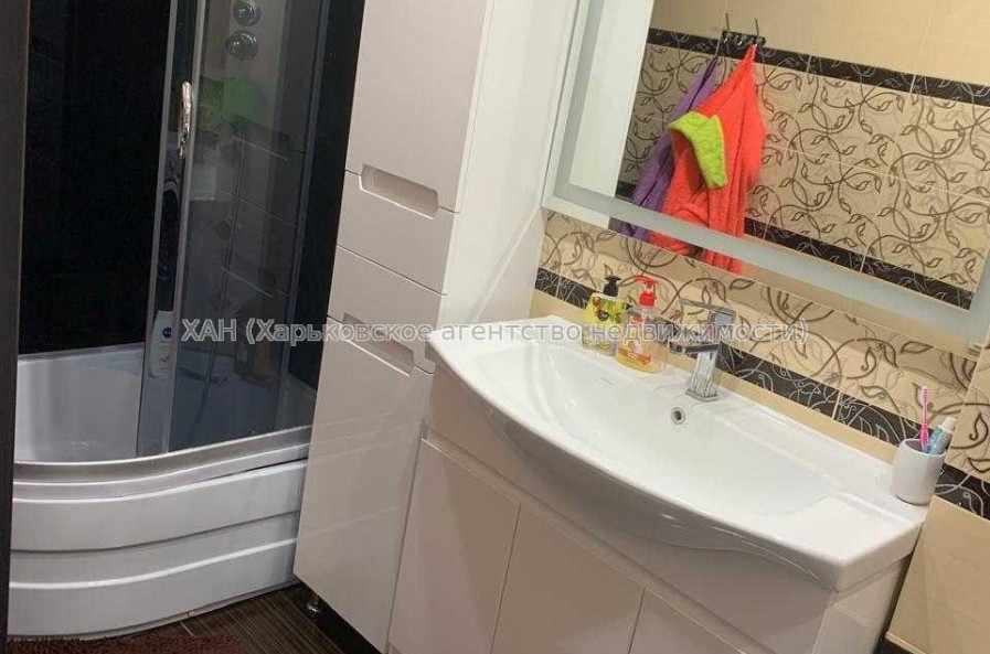 Продам квартиру, Павла Тычины ул. , 2  ком., 52.60 м², евроремонт 