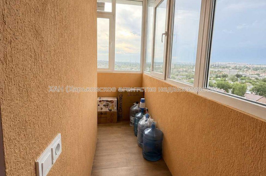 Продам квартиру, Павла Тычины ул. , 2  ком., 52.60 м², евроремонт 