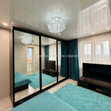 Продам квартиру, Павла Тычины ул. , 2  ком., 52.60 м², евроремонт 