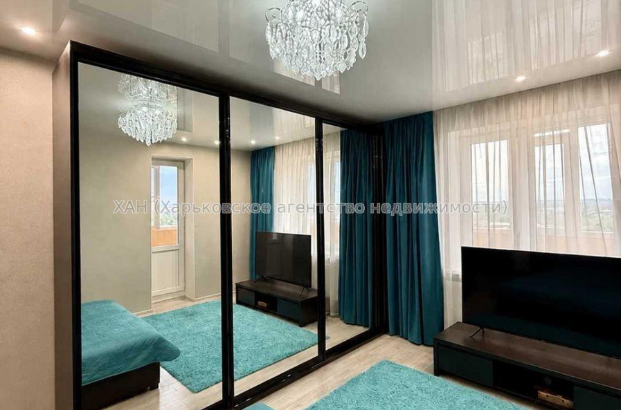 Продам квартиру, Павла Тычины ул. , 2  ком., 52.60 м², евроремонт 