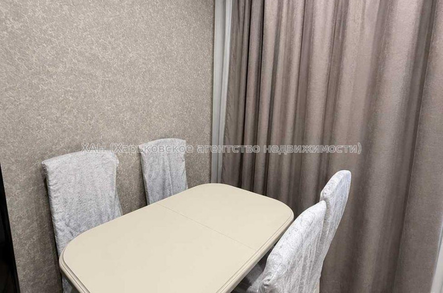 Продам квартиру, Павла Тычины ул. , 2  ком., 52.60 м², евроремонт 