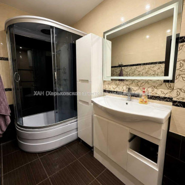 Продам квартиру, Павла Тычины ул. , 2  ком., 52.60 м², евроремонт 
