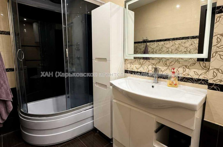 Продам квартиру, Павла Тычины ул. , 2  ком., 52.60 м², евроремонт 