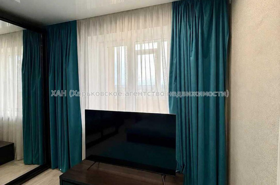 Продам квартиру, Павла Тычины ул. , 2  ком., 52.60 м², евроремонт 