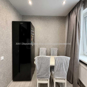 Продам квартиру, Павла Тычины ул. , 2  ком., 52.60 м², евроремонт 
