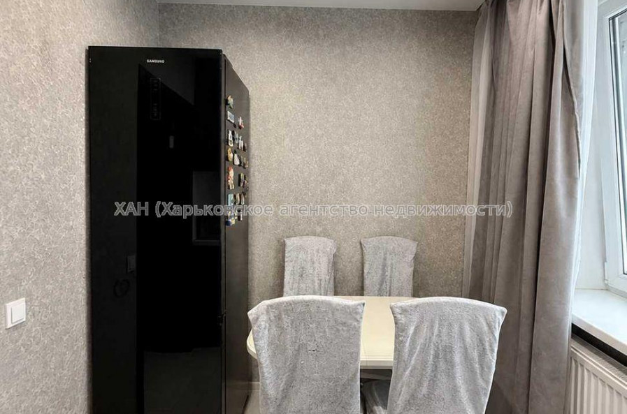 Продам квартиру, Павла Тычины ул. , 2  ком., 52.60 м², евроремонт 