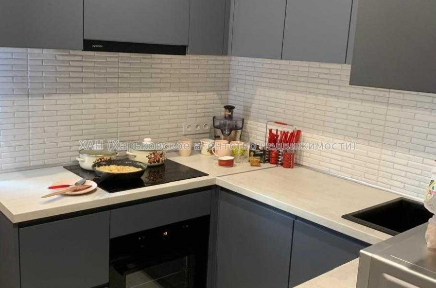 Продам квартиру, Павла Тычины ул. , 2  ком., 52.60 м², евроремонт 