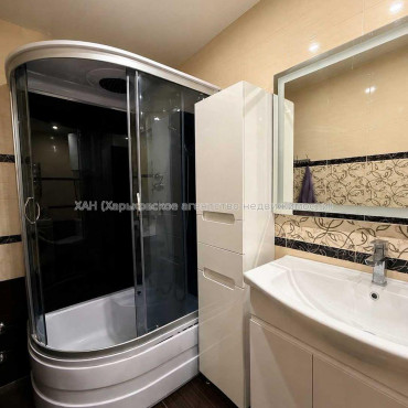 Продам квартиру, Павла Тычины ул. , 2  ком., 52.60 м², евроремонт 