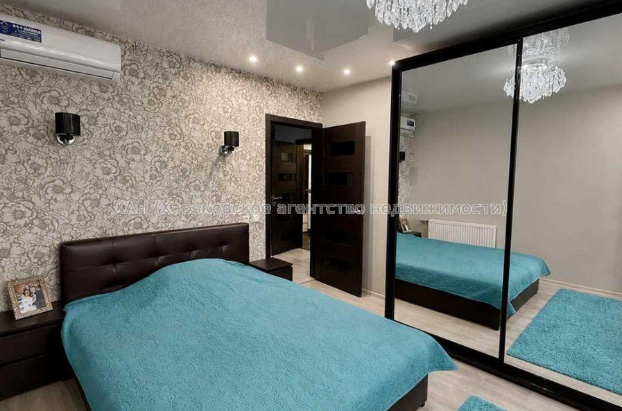 Продам квартиру, Павла Тычины ул. , 2  ком., 52.60 м², евроремонт 