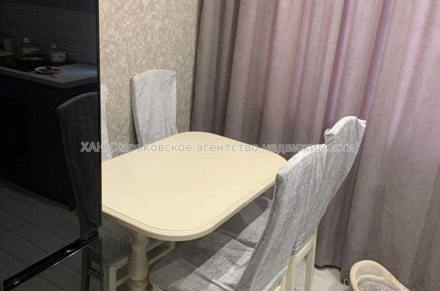 Продам квартиру, Павла Тычины ул. , 2  ком., 52.60 м², евроремонт 