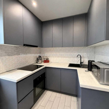 Продам квартиру, Павла Тычины ул. , 2  ком., 52.60 м², евроремонт 