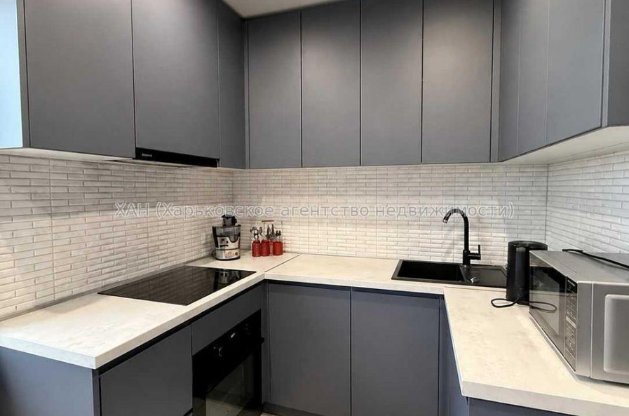 Продам квартиру, Павла Тычины ул. , 2  ком., 52.60 м², евроремонт 