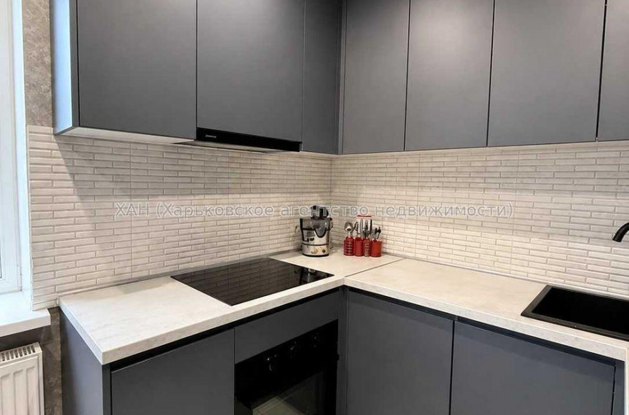 Продам квартиру, Павла Тычины ул. , 2  ком., 52.60 м², евроремонт 