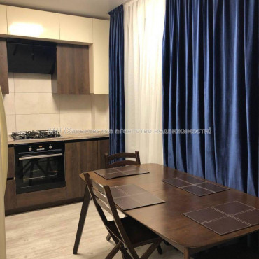 Продам квартиру, Отакара Яроша пер. , 3 кім., 56 м², авторский дизайн 