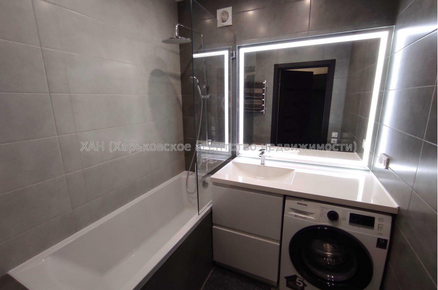 Продам квартиру, Драгоманова ул. , 2 кім., 56 м², евроремонт 