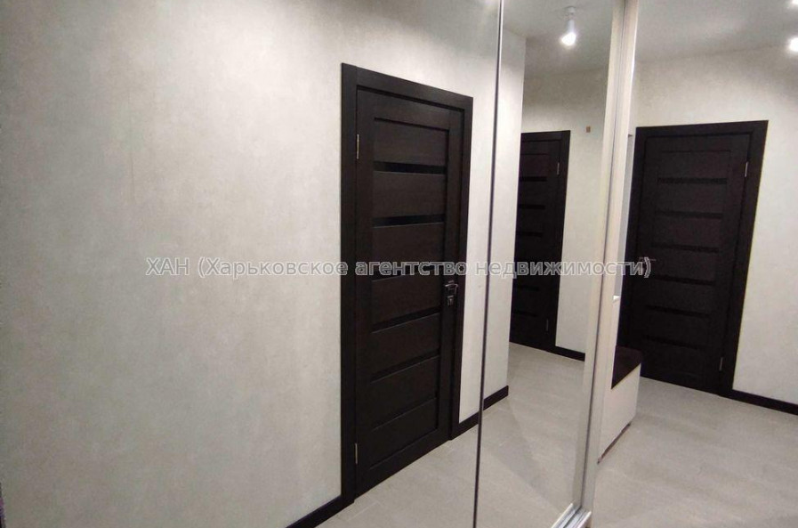 Продам квартиру, Драгоманова ул. , 2 кім., 56 м², евроремонт 