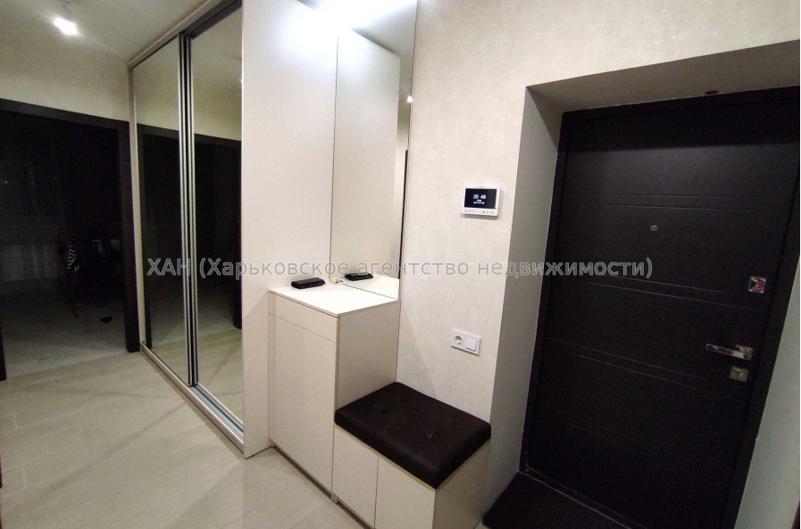 Продам квартиру, Драгоманова ул. , 2 кім., 56 м², евроремонт 