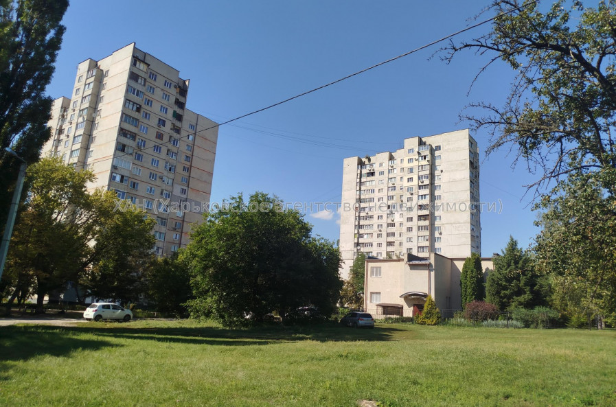 Продам квартиру, Болградская ул. , 3 кім., 71 м², евроремонт 
