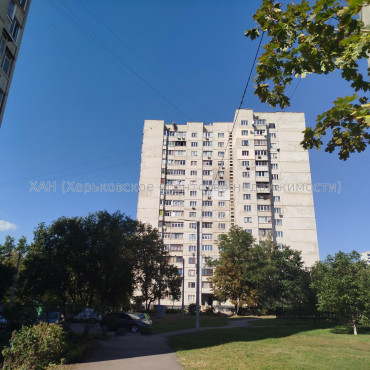 Продам квартиру, Болградская ул. , 3 кім., 71 м², евроремонт 