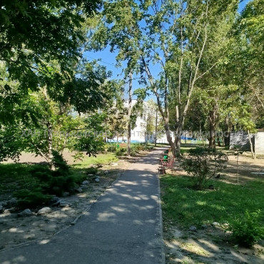 Продам квартиру, Болградская ул. , 3 кім., 71 м², евроремонт 