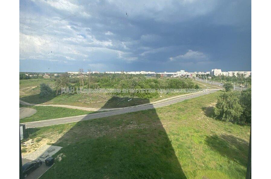 Продам квартиру, Непокоренных ул. , 1 кім., 50 м², без внутренних работ 