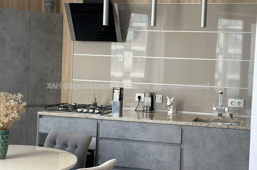 Продам квартиру, Героев Харькова просп. , 2 кім., 68 м², авторский дизайн 
