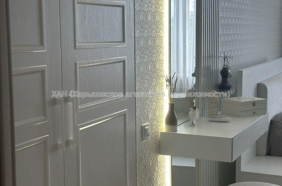 Продам квартиру, Героев Харькова просп. , 2 кім., 68 м², авторский дизайн 