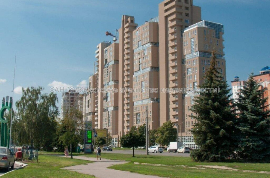 Продам квартиру, Клочковская ул. , 3  ком., 73 м², без внутренних работ 