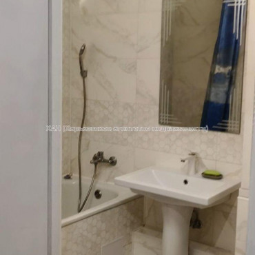 Продам квартиру, Жасминовый б-р , 1  ком., 33 м², капитальный ремонт 