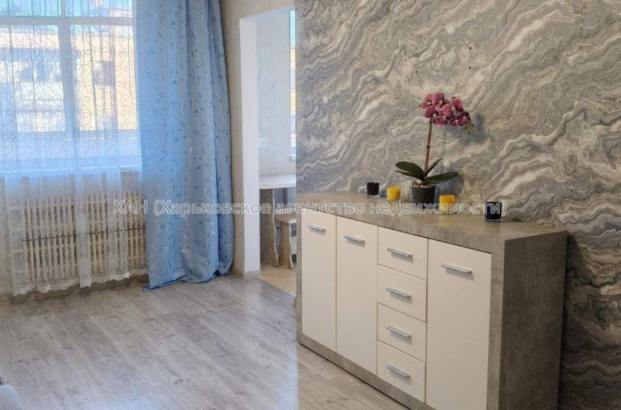 Продам квартиру, Жасминовый б-р , 1  ком., 33 м², капитальный ремонт 