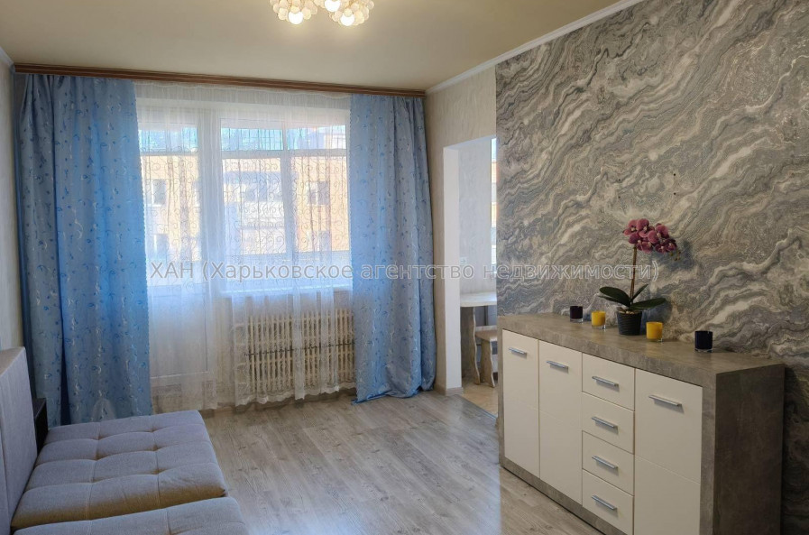 Продам квартиру, Жасминовый б-р , 1  ком., 33 м², капитальный ремонт 