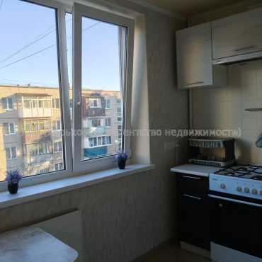 Продам квартиру, Жасминовый б-р , 1  ком., 33 м², капитальный ремонт 