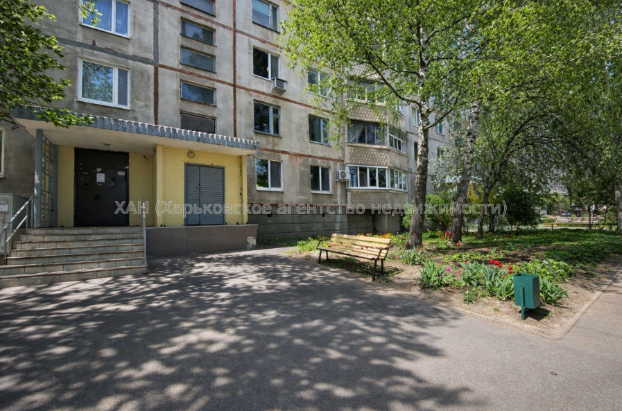 Продам квартиру, Победы просп. , 1  ком., 33 м², без ремонта 