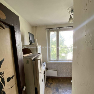 Продам квартиру, Победы просп. , 1  ком., 33 м², без ремонта 