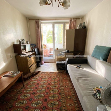 Продам квартиру, Победы просп. , 1  ком., 33 м², без ремонта 