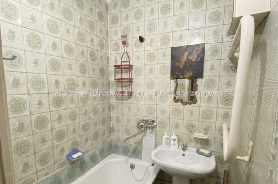 Продам квартиру, Победы просп. , 1  ком., 33 м², без ремонта 
