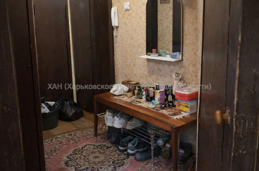 Продам квартиру, Победы просп. , 1  ком., 33 м², без ремонта 
