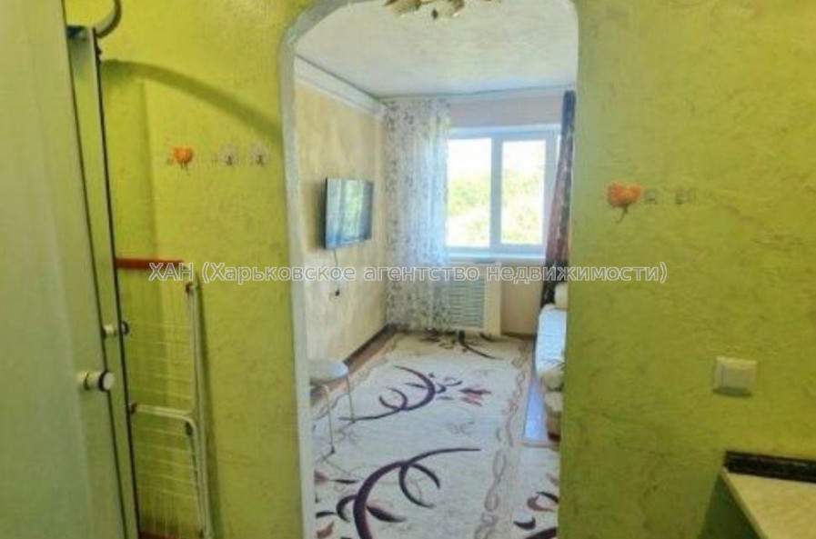 Продам квартиру, 23 Августа ул. , 1 кім., 15 м², косметический ремонт 