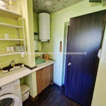 Продам квартиру, 23 Августа ул. , 1 кім., 15 м², косметический ремонт 