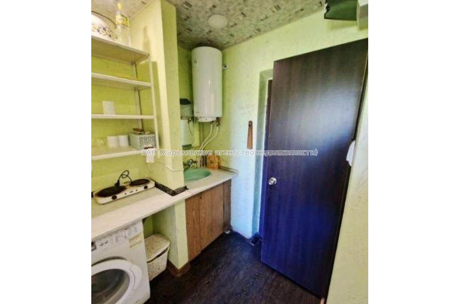 Продам квартиру, 23 Августа ул. , 1 кім., 15 м², косметический ремонт 