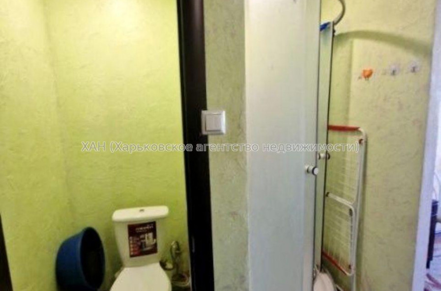 Продам квартиру, 23 Августа ул. , 1 кім., 15 м², косметический ремонт 